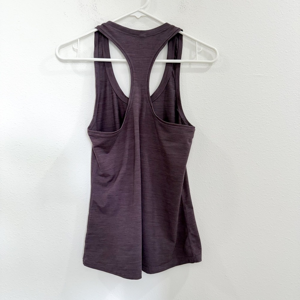 Vuori Performance Racerback Tank Top Athleisure Yoga Hiking Plum Purple S - Picture 3 of 3